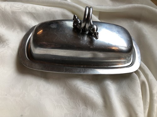VTG. BW BUENILUM BUTTER DISH WITH GLASS INTACT, 7 1/2