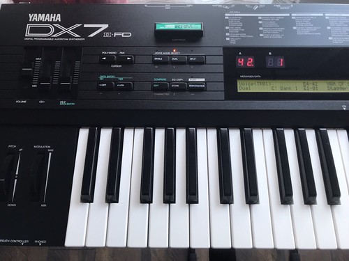 Yamaha DX7IIFD Excellent. Grey Matter E ! RAM 4,ROM Cart, Case & New Battery