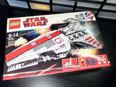 LEGO GENUINE Star Wars 8039 Venator-Class Republic Attack Cruiser RETIRED NEW