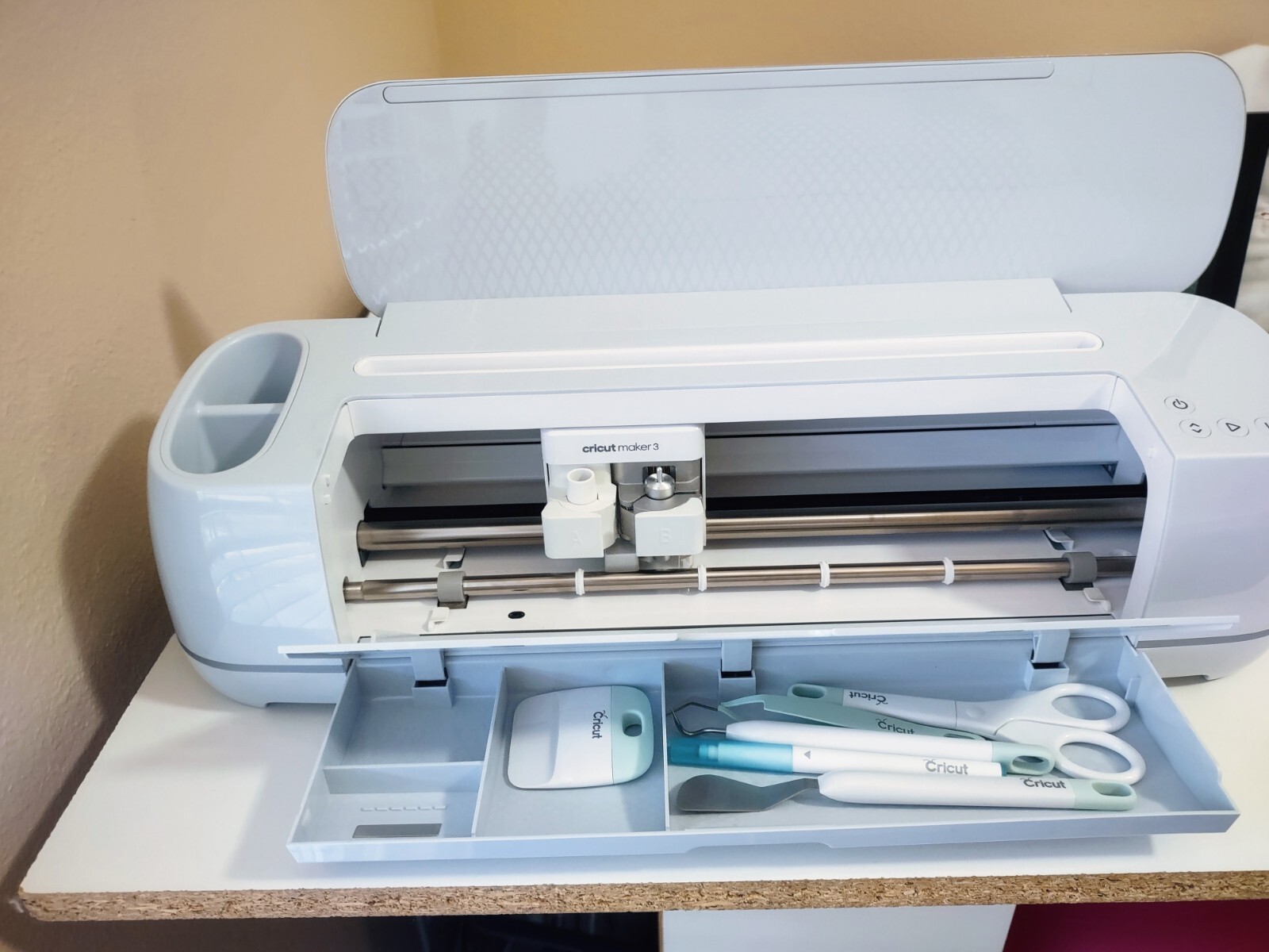 【sae】cricut maker3 すぐに使えるフルセット！ Cricut Maker® 3 Bundled with Vinyl & Paper Learning Kits