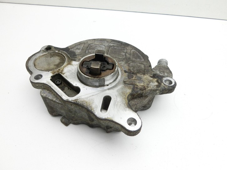 VW T5 7E 09-15 TDI 2,0 103KW CAAA Unterdruckpumpe Vakuumpumpe VW T5 7E 09-15 06.06.2011 03L145100F 03L145100 gebraucht Vorschau 2