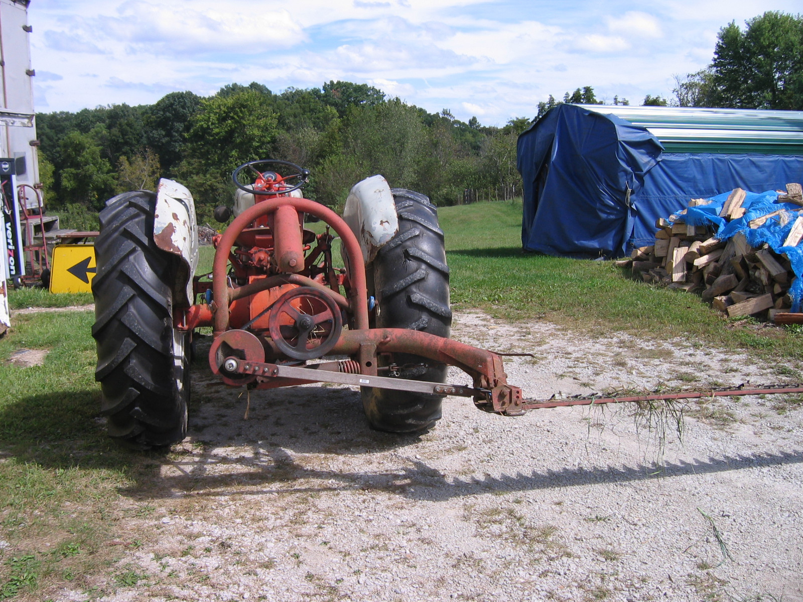 Ford Tractor 800 with 501 sickle bar