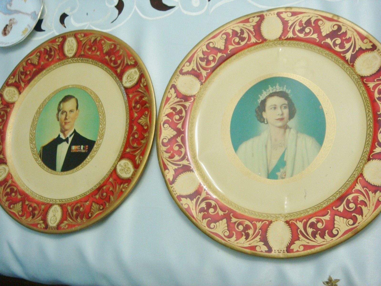 Queens Elizabeth II and Duke of Edinburg pair tin plates memorabilia