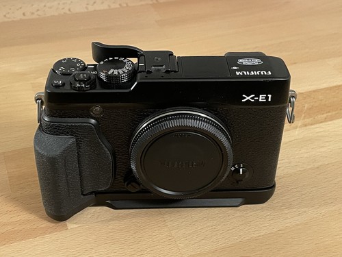 Fujiflm X-E1 in Schwarz - Systemkamera