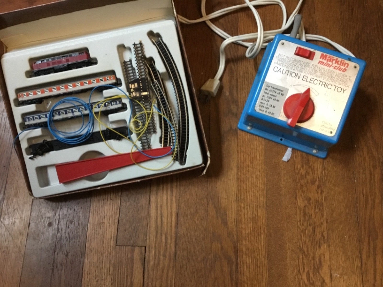 Vintage Marklin Mini Club Train Set 8902 w/ Box & Transformer German