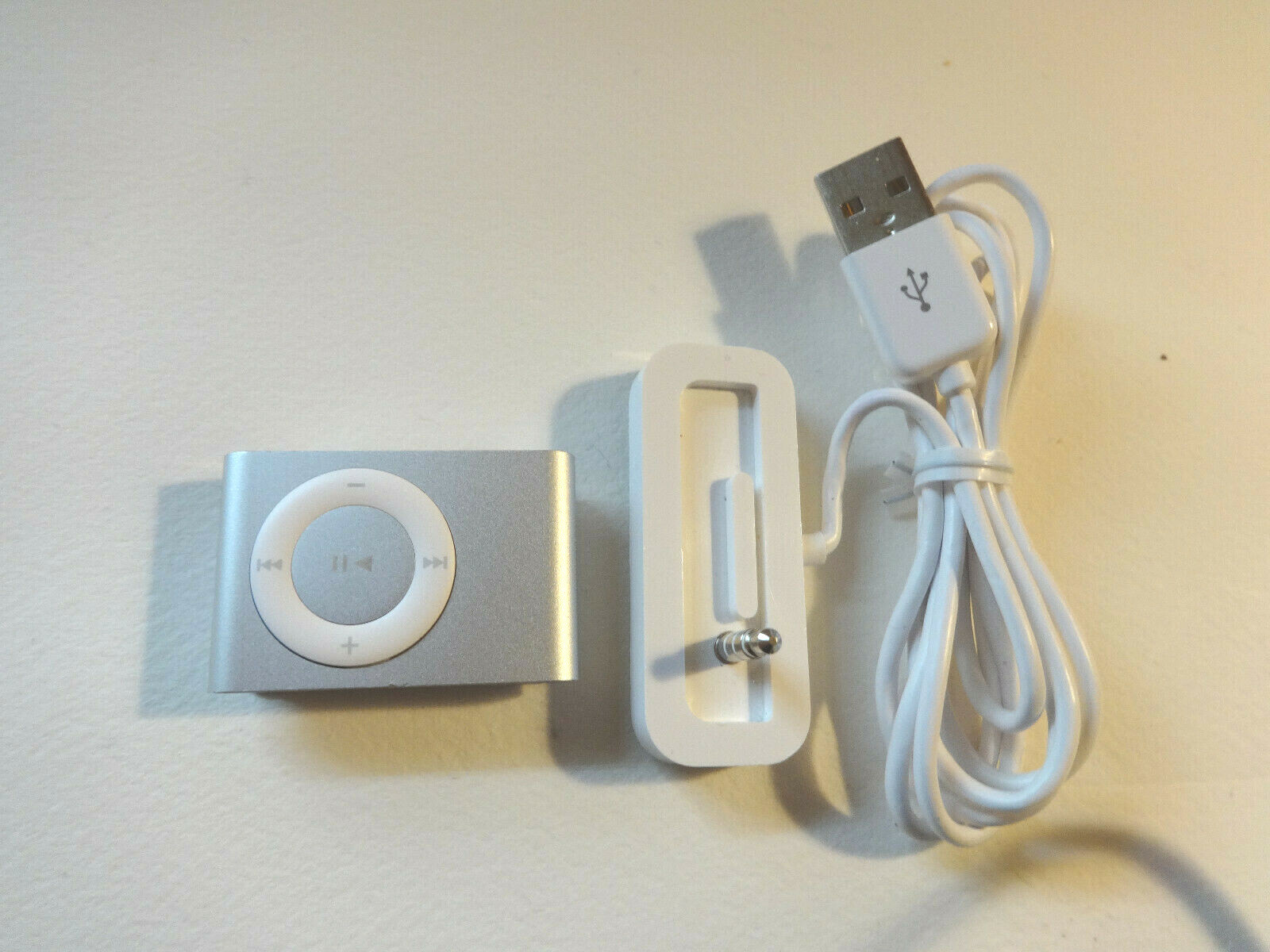 Apple iPod shuffle 1GB シルバー APPLE iPOD SHUFFLE 2ND GEN. SILVER 1GBNEW BATTERY | eBay