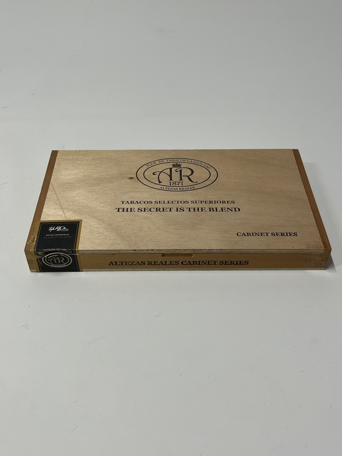 Altezas Reales Cabinet Series Wooden Cigar Box Empty EUC