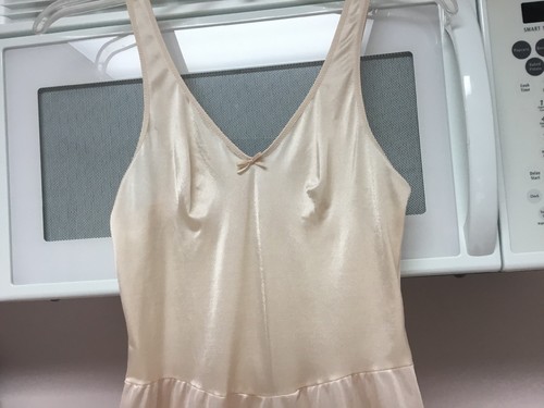 Warners 55700 Formfit Full Slip, Size 34, Neutral Nylon Spandex, Made USA Preown