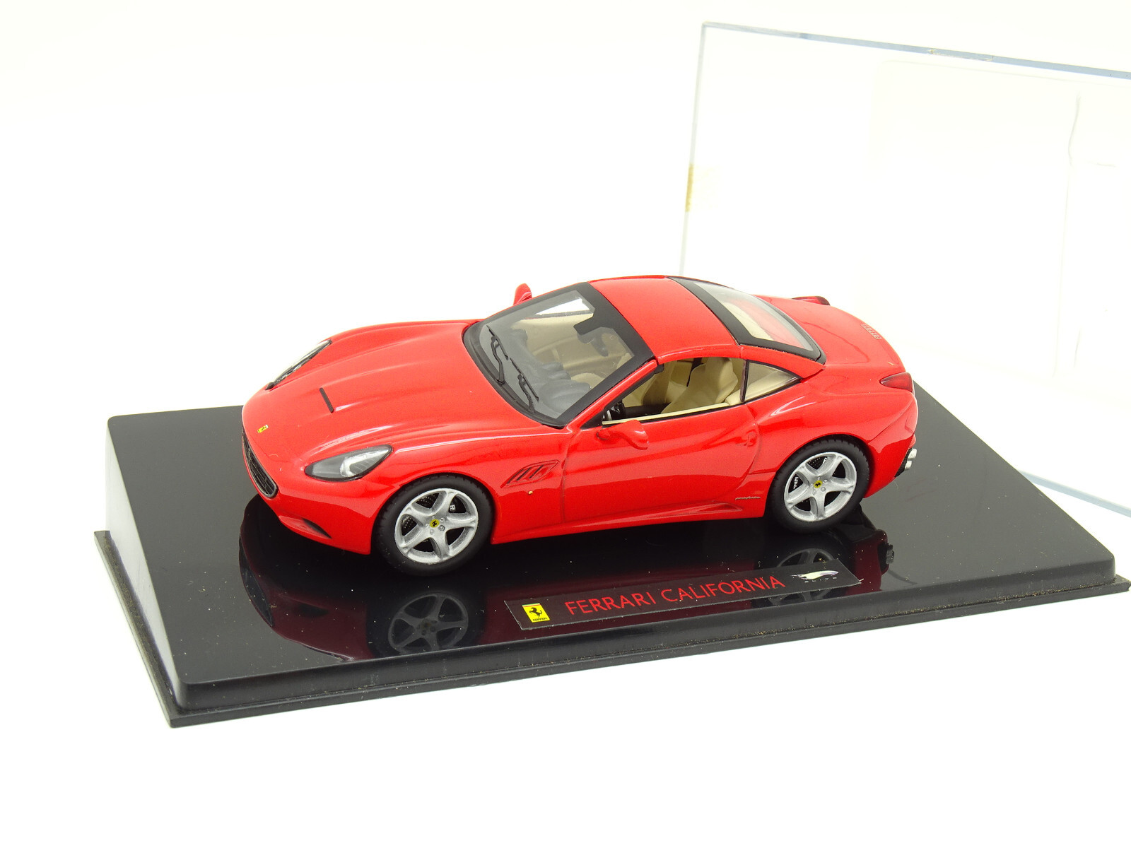 フェラーリ ホットウィール　F12 berlinetta 1:43 Ferrari F12 Berlinetta Red 1/43 Diecast Model Car by