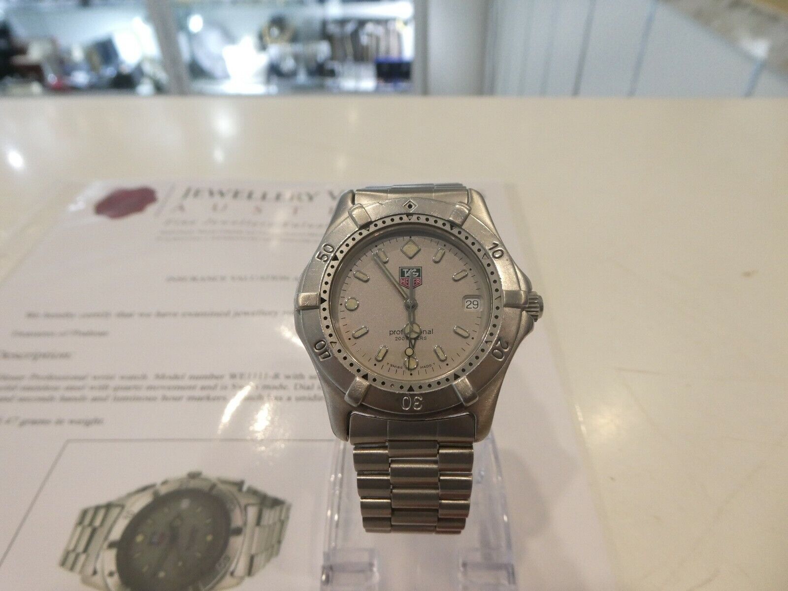 TAG Heuer 2000 Professional 200M Quartz Men's Watch (WE1111 TAG Heuer 2000 Professional 200M Quartz Men's Watch (WE1111