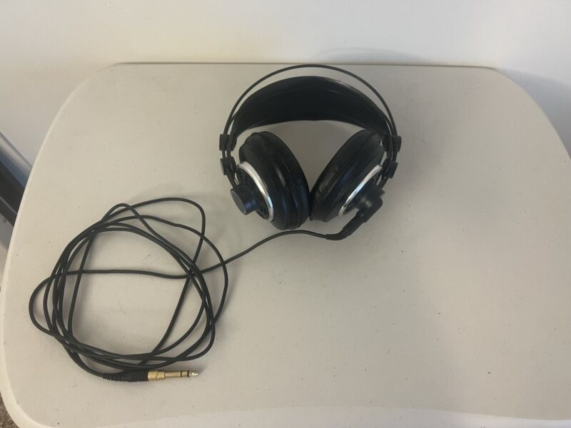 AKG K240 MKII Professional Semi-Open Studio Quality Stereo Headphones Excellent