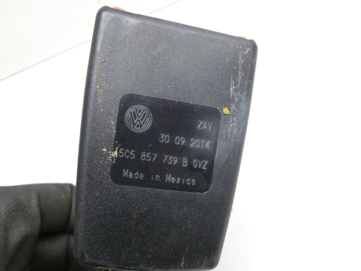 VW Beetle 5C 11-16 Coupe Gurtschloss Mitte Hinten VW Beetle 5C 11-16 12.02.2015 N98926001 5C5857739B 5C5857739BQVZ... Vorschau 3