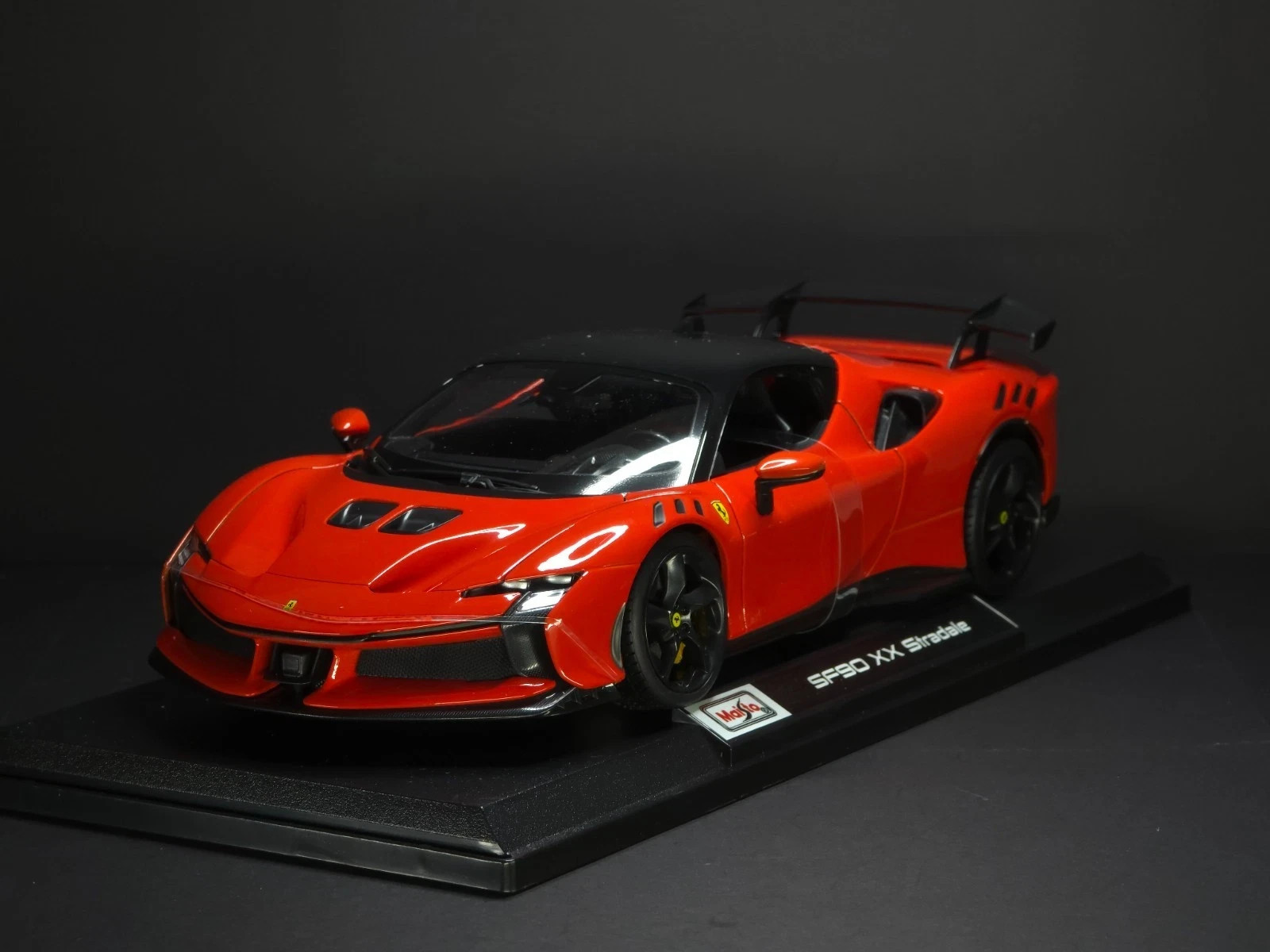 Maisto Ferrari SF90 XX Stradale Red 1:18 Kids Model Diecast Toy