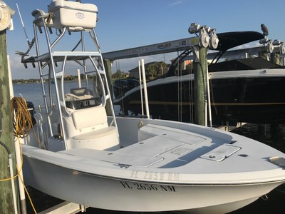 Inshore Fishing Boat with 10ft Helm Tower-Evinrude eTech 225 Motor-Powerpole