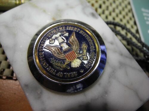 SEAL OF THE US SUPREME COURT HISTORICAL SOCIETY VINTAGE Paper weight (free ship)