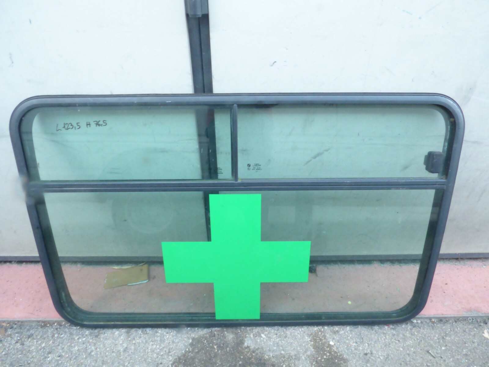 Vetro apribile camper lunghezza 123,5 altezza 76,5