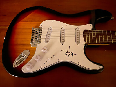 Johnny Depp signed guitar Pirates Of The Caribbean Hollywood Vampires Proof