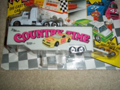 1/87 BOBBY HAMILTON # 68 RACING CHAMPIONS  MINI STOCK CAR WITH HAULER 1991 