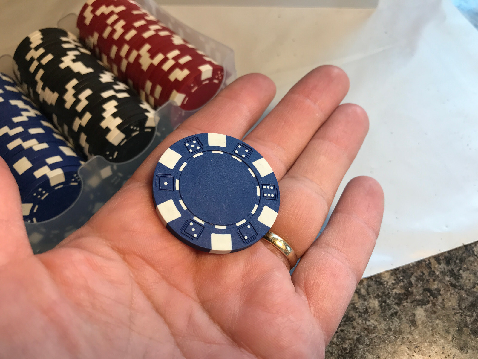 100 Professional Casino Quality Poker Chips