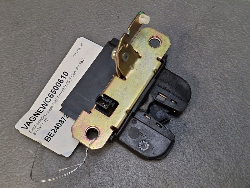 Serrure Coffre / Malle - Volkswagen New Beetle Cabriolet - 1y0827505