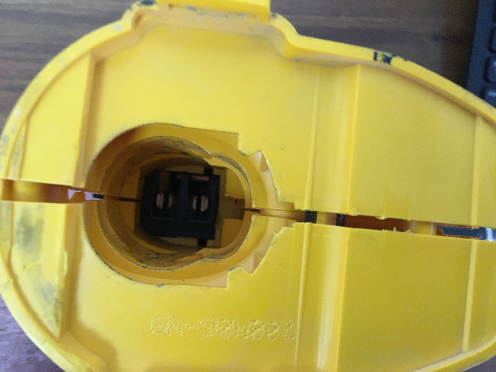 DeWALT DW983 14.4V  cordless drill /driver runs but case is broke parts only