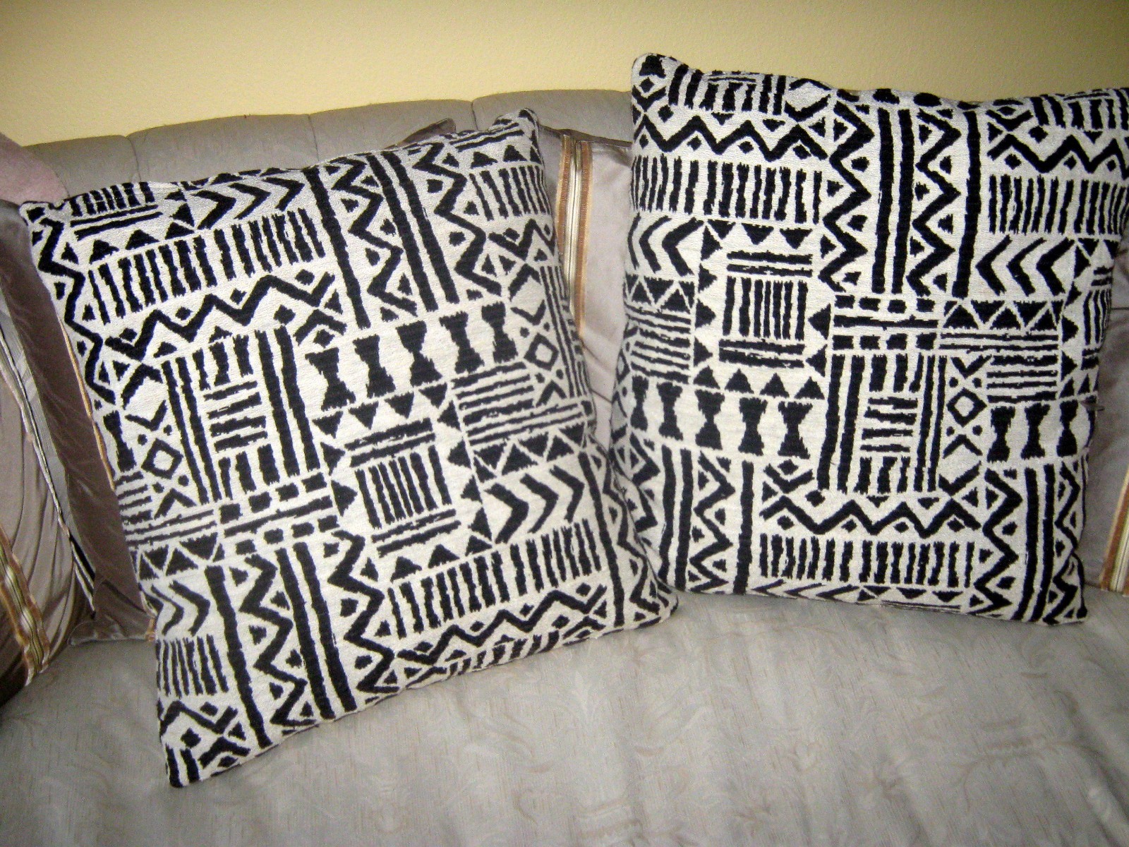 2 pillows 15 X 15 , hardly use,with soft Dacron filler