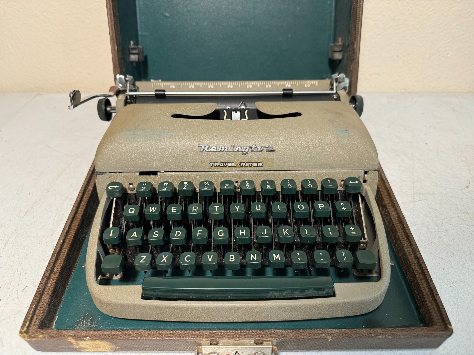 完動品 Remington TRAVEL-RITER DELUXEタイプライター