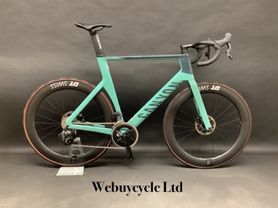 Canyon Aeroad CF SLX 7 eTap Carbon Disc Road Bike 2022 - X Canyon Aeroad CF SLX 7 eTap Carbon Disc Road Bike 2022 - X