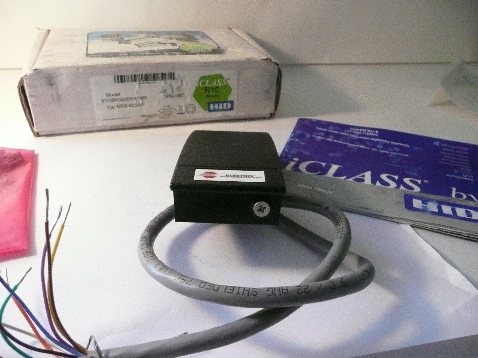 NEW HID ICLASS R10 SMART CARD READER MODEL 6100BKN0000-A1366