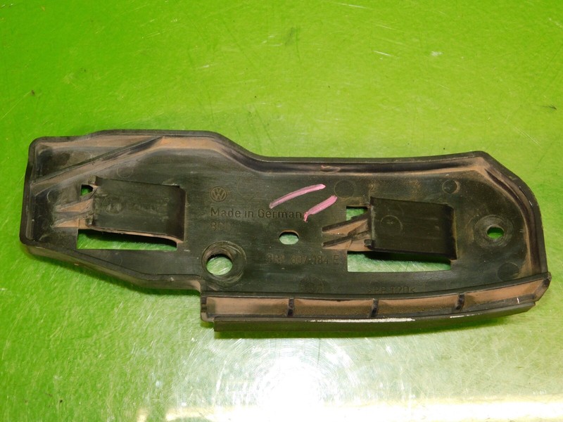 01-05 VW Passat GLX OEM passenger right rear bumper mount guide bracket support