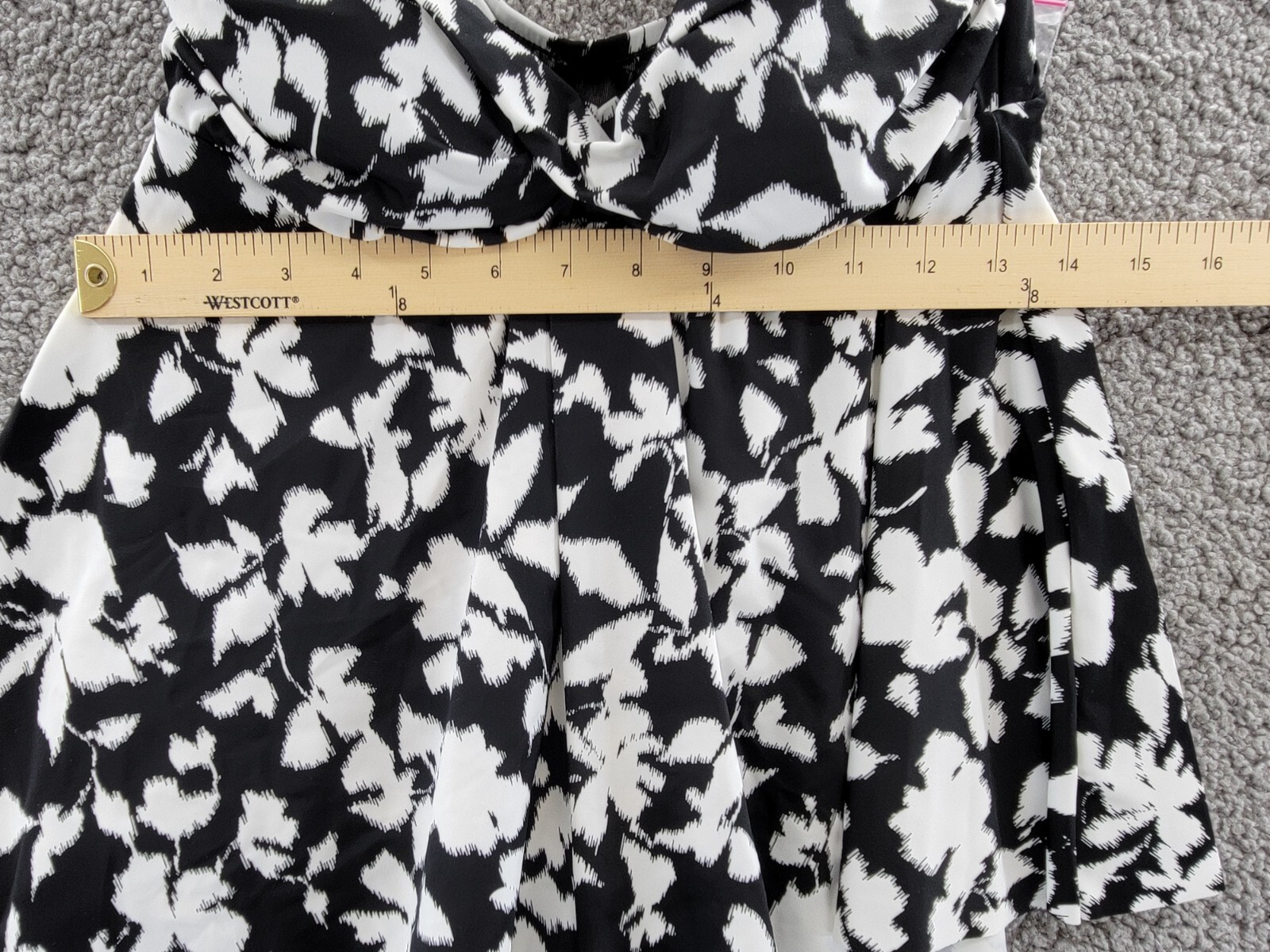 Swim Solutions Printed Flyaway Tankini Top Women's 8 Black/White Pullover Style+ - Picture 5 of 12