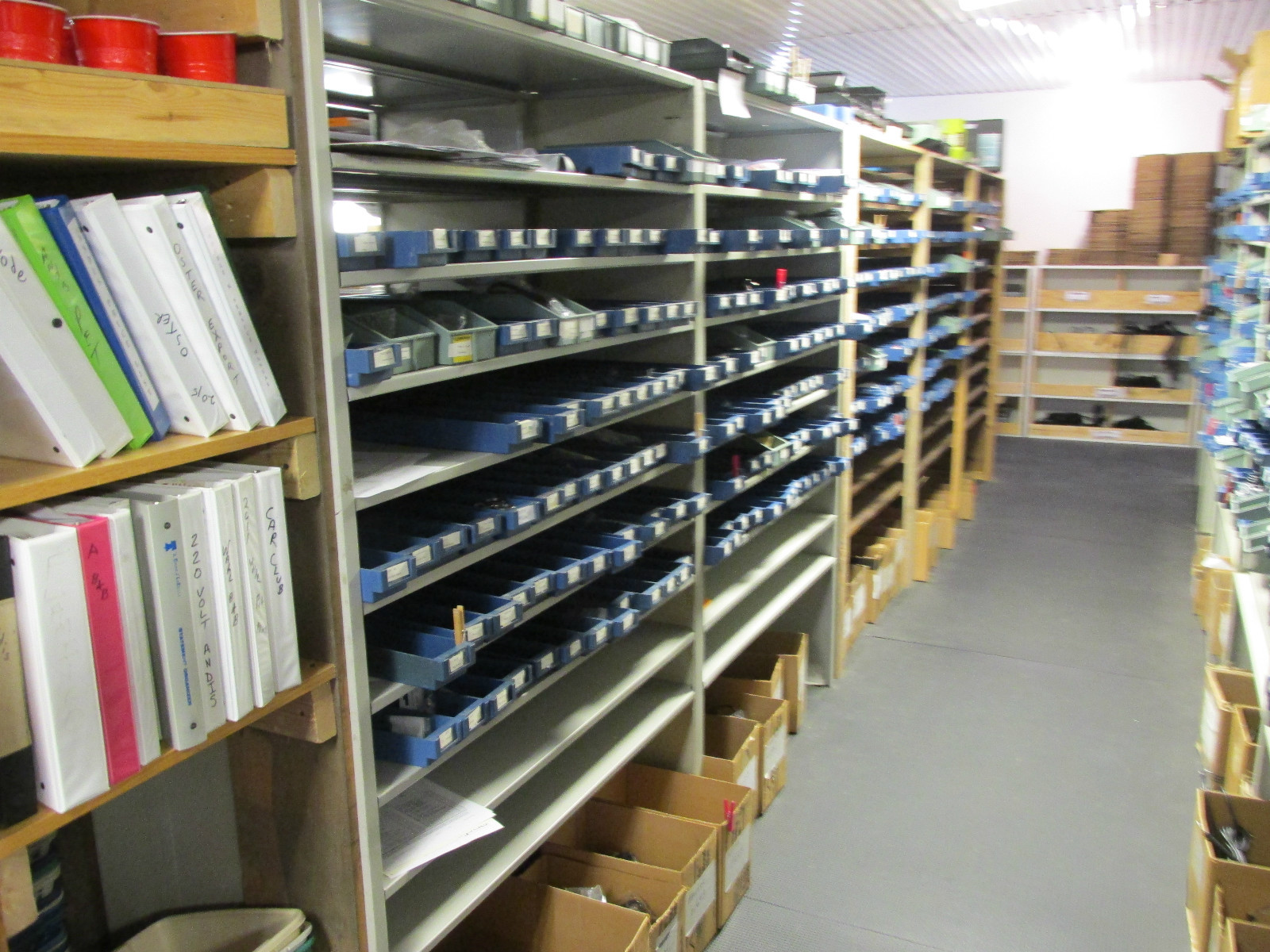 Double K Clipper Replacement  1--Hinge with Latch and 2 extra latchs