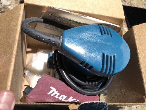 PRE-OWNED & TESTED MAKITA #B04550 1/4 SHEET 1.6A 14,000 OPM FINISHING SANDER