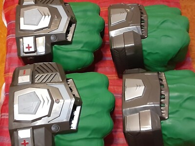 Playmation Marvel The Avengers Gama Gear''Hulk Fists''