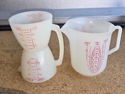 2 Vintage Tupperware Measuring Cups Wet or Dry Decor Kitchen