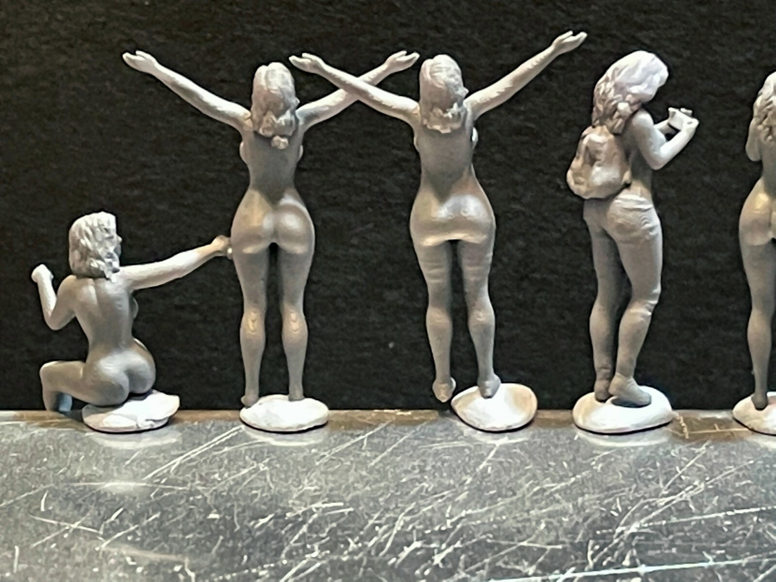 1:64 Figures  - Resin / unpainted - For Dioramas #203 Miniature Figures 164 Fig