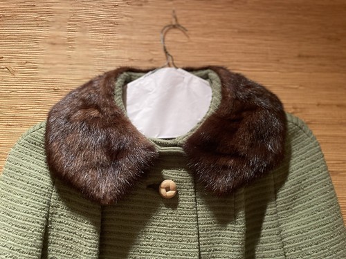 Women's Vintage Coat Size Large UNION MADE 1960's Fur Collar