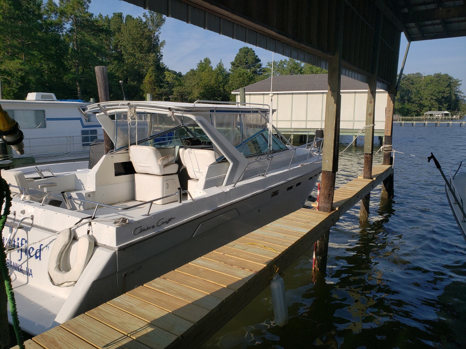 Chris Craft 332 cruiser boat 1987 Virginia