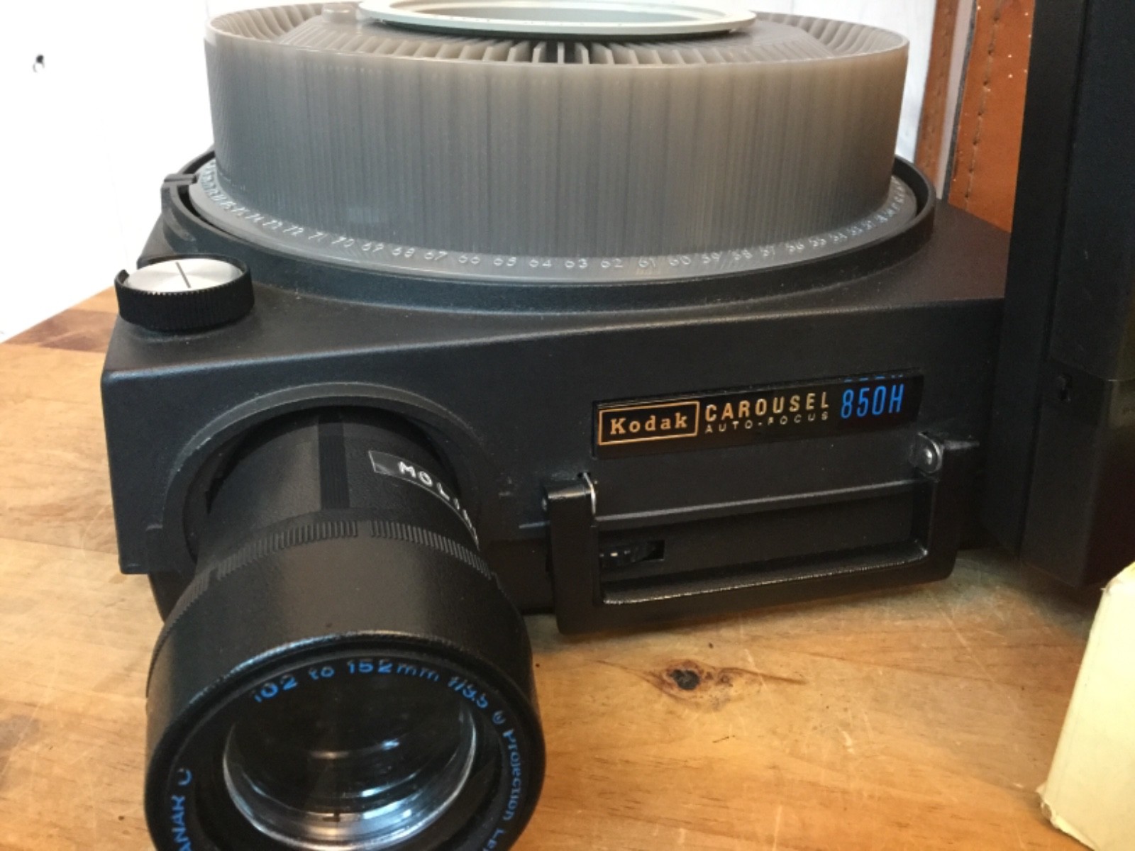 Vintage Kodak Carousel Auto-Focus 850 Slide Projector Remote Leather Carry Case