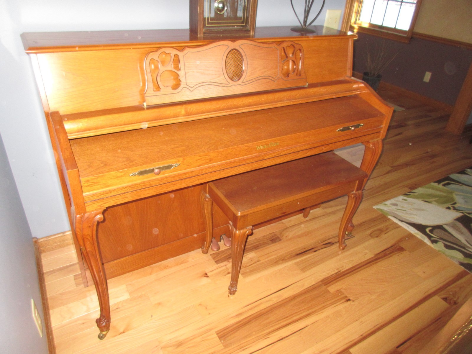 Wurlitzer Upright Piano Model 2245 Oak Music Excellent Condition W/ Bench