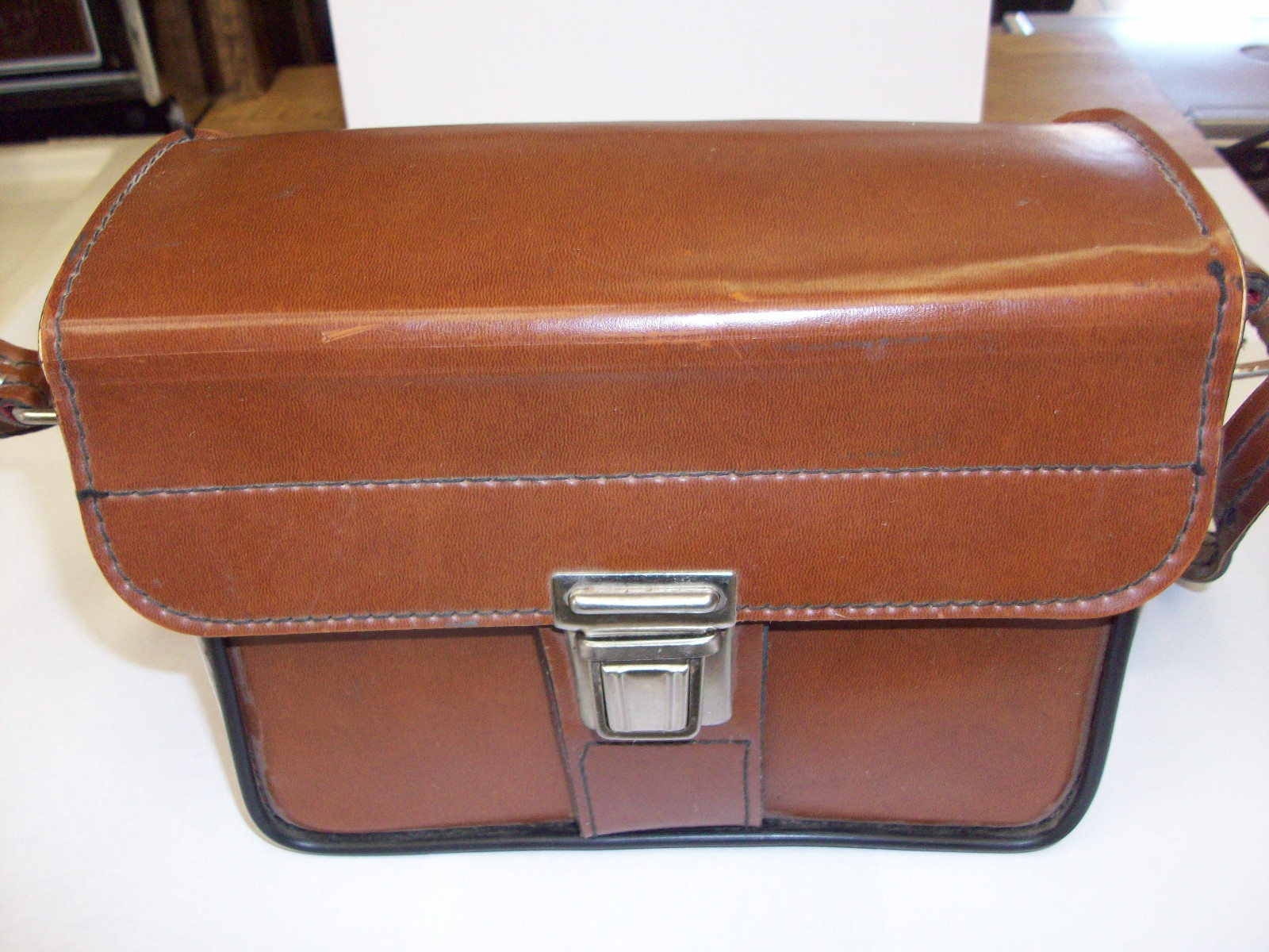 Kodak INSTAMATIC 500 Camera Made in Germany with Carrying Bracket and Case