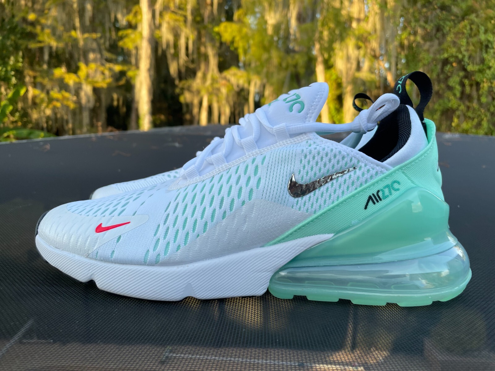 turquoise nike 270