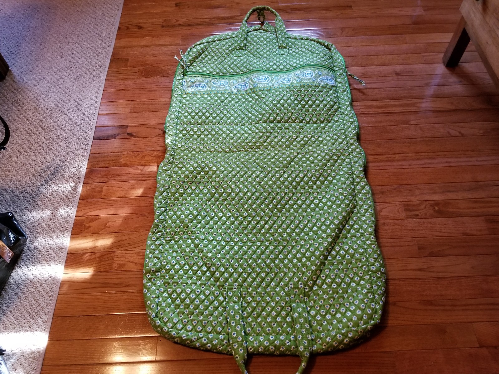 Vera Bradley Garment Wardrobe Travel Bag / Apple Green Pattern / nice