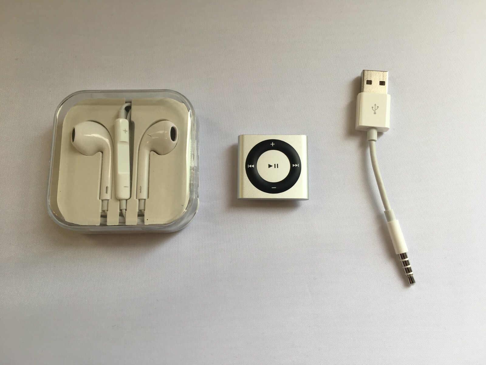 Apple iPod Shuffle Silver (2GB) #6631 mint 885909612680| eBay