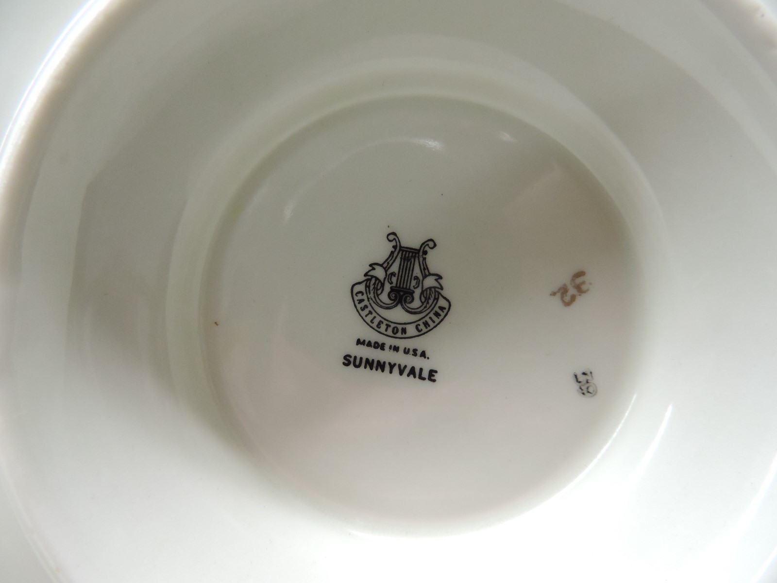 Castleton Sunnyvale USA Gravy Sauce Boat With Attached Under Tray