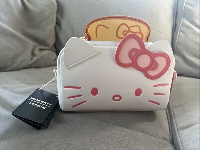 Loungefly Hello Kitty ハンドバッグ(レア商品) Loungefly Hello Kitty ハンドバッグ(レア商品)