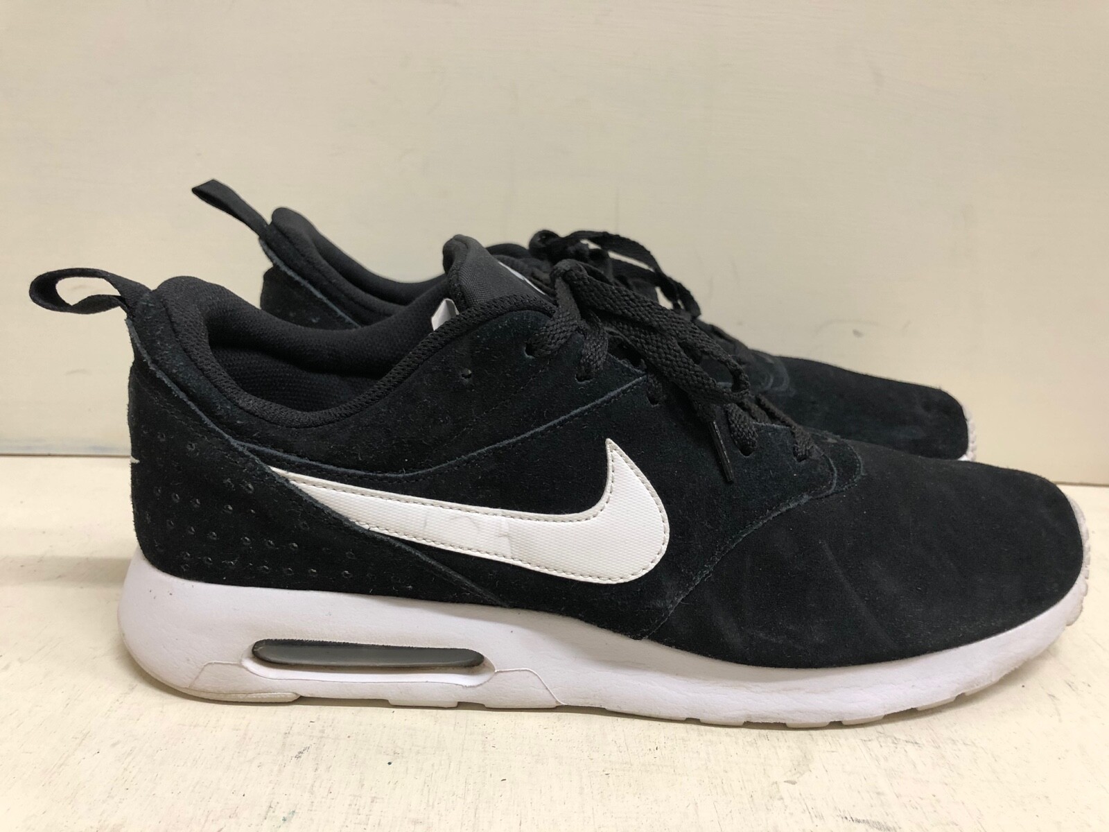nike tavas ltr