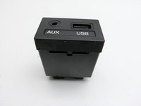 Hyundai I10 IA 13-16 USB AUX Buchse Anschluss Hyundai I10 IA 13-16 30.12.2015 96120-B9000 IAMC1505080112F gebraucht Vorschau 2
