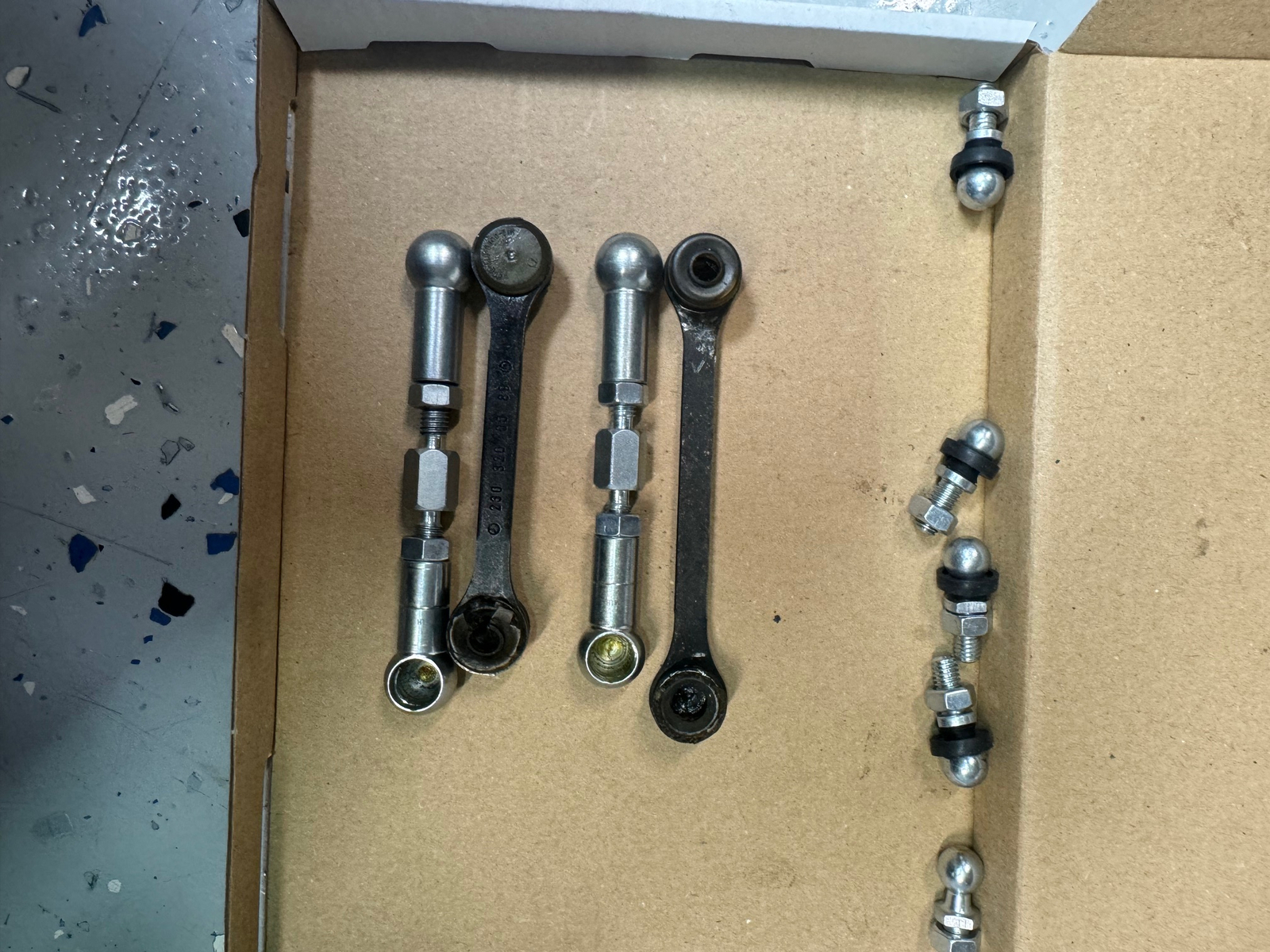 Adjustable Air Suspension Lowering Links for Mercedes Benz SLClass