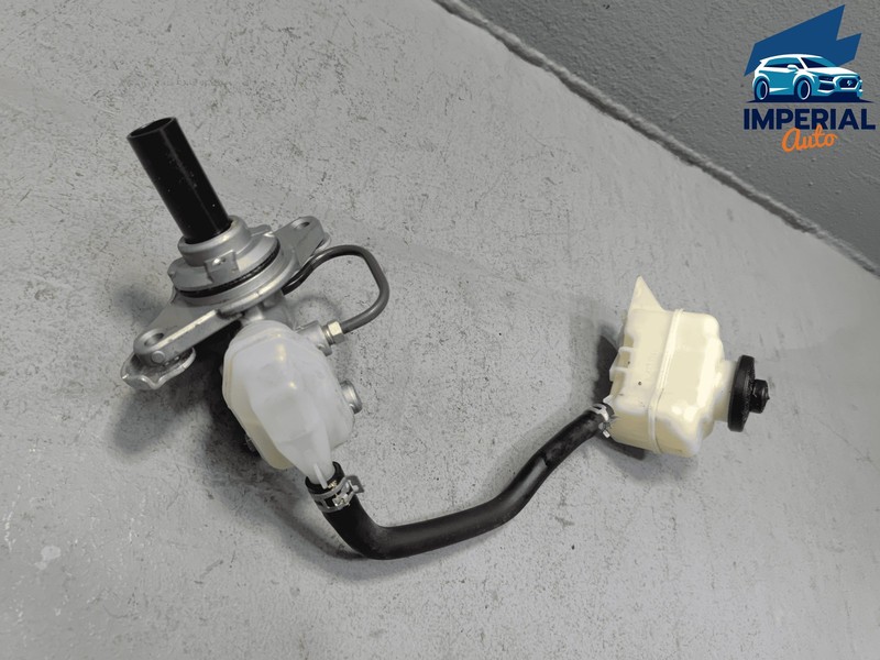 Used Toyota Highlander Brake Master Cylinder & Reservoir OEM 2014 - 2019